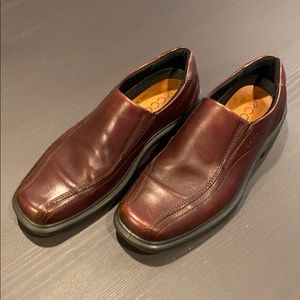 ECCO Dark Red Brown Men’s 42 Loafer Dress shoes